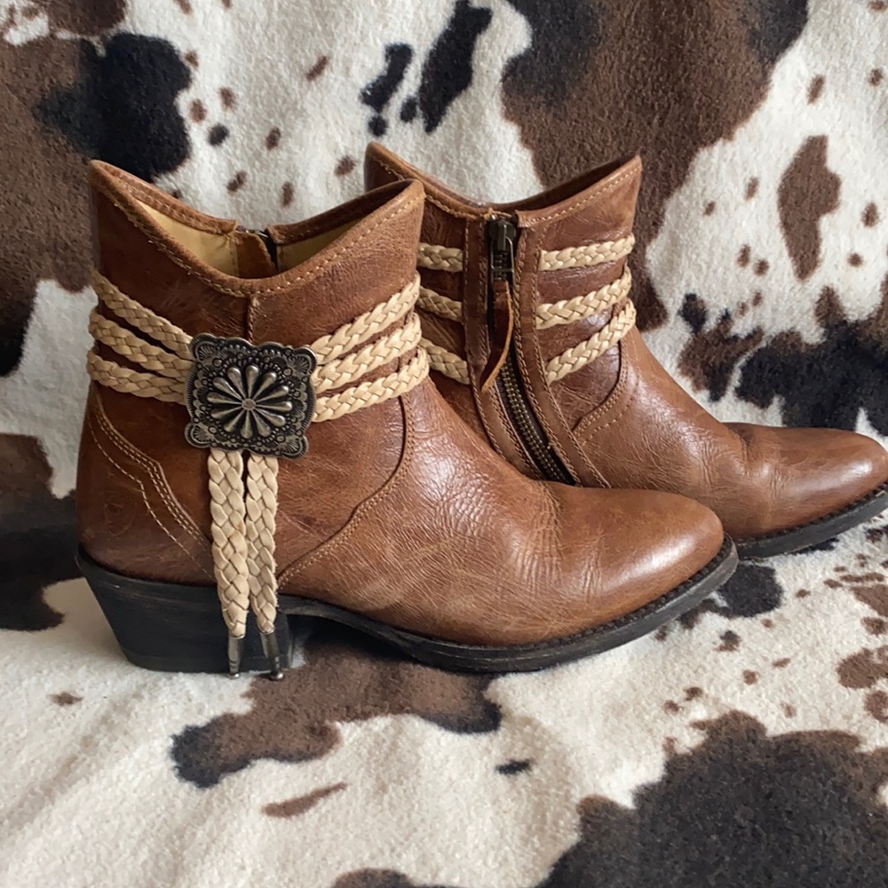 ARIAT WOMEN'S CIRCUIT SAFE FASHION BOOTIES - ROUND TOE